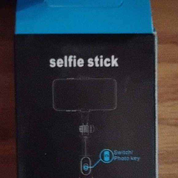 Q07 Bluetooth Integrated Selfie Stick 5/$20 - Picture 6 of 10
